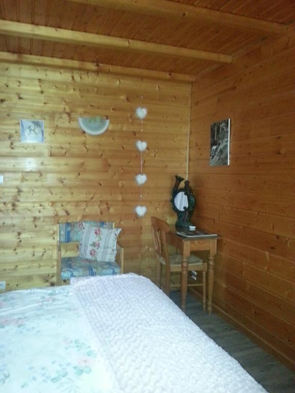 B&B Chalet L'Epinette Gérardmer Quarto foto